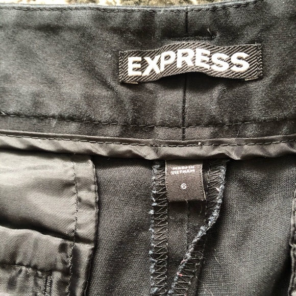 Express Shorts - Picture 3 of 3